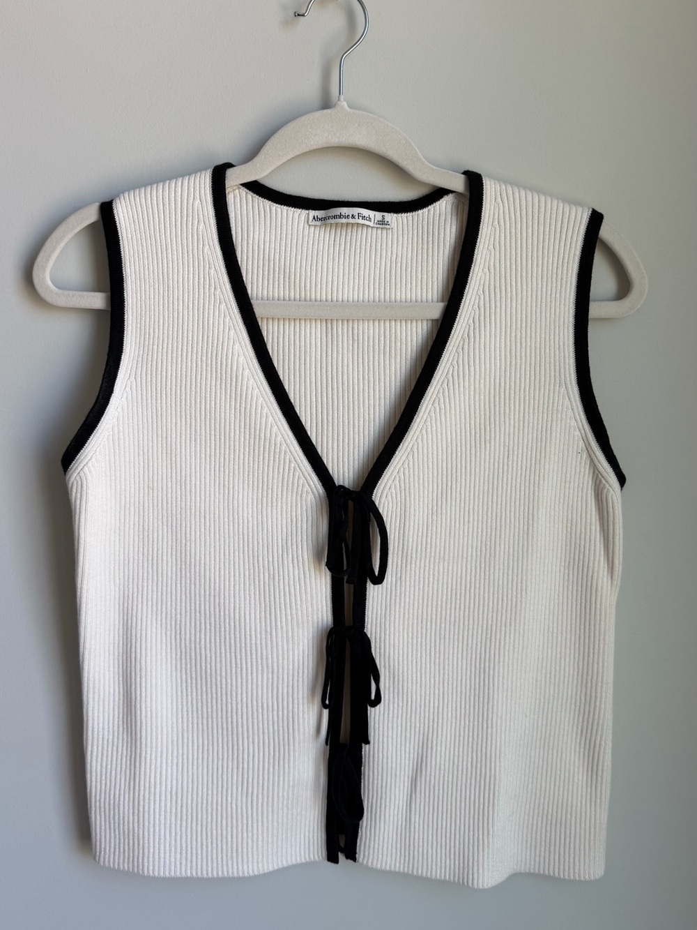 Abercrombie & Fitch White Ribbed Tank with Black Trim and Tie Front Size Small
